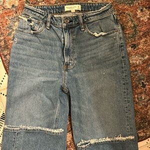 Abercrombie 90’s relaxed Jean high rise